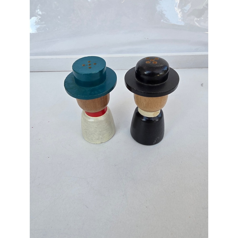 Vintage Devils Lake State Park WI Wooden Salt Pepper Shakers Souvenir Peg Dolls - Picture 2 of 6